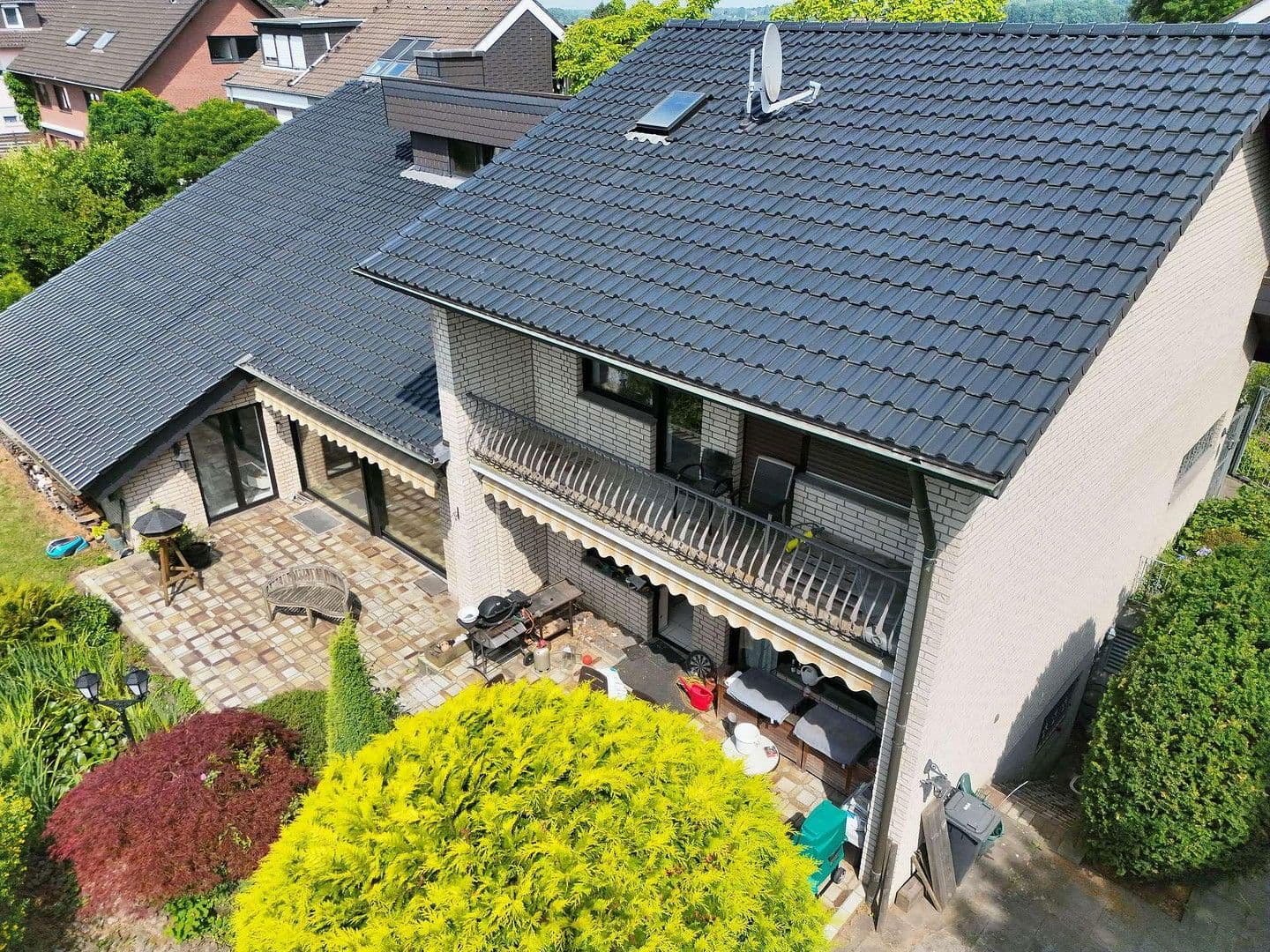 Prodej domu 300 m², pozemek 1.256 m², Bergisch Gladbach, Severní Porýní-Vestfálsko Prodej domu 300 m², pozemek 1.256 m², Bergisch Gladbach, Severní Porýní-Vestfálsko