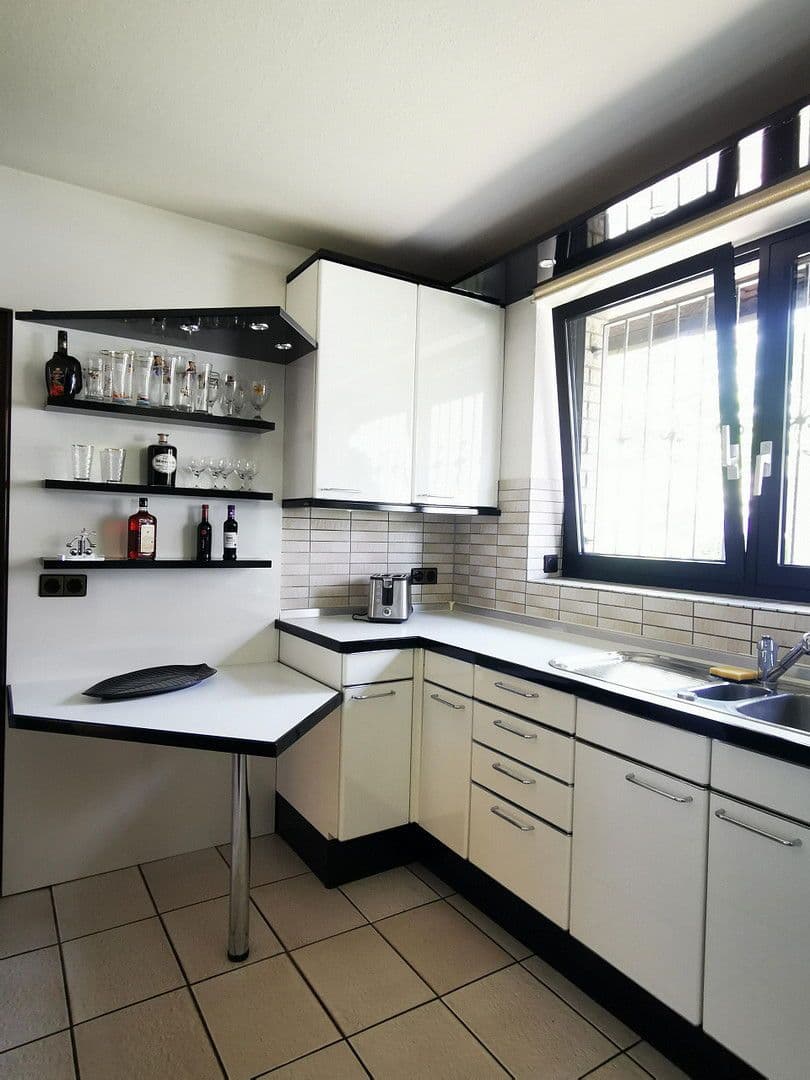 Prodej domu 300 m², pozemek 1.256 m², Bergisch Gladbach, Severní Porýní-Vestfálsko Prodej domu 300 m², pozemek 1.256 m², Bergisch Gladbach, Severní Porýní-Vestfálsko