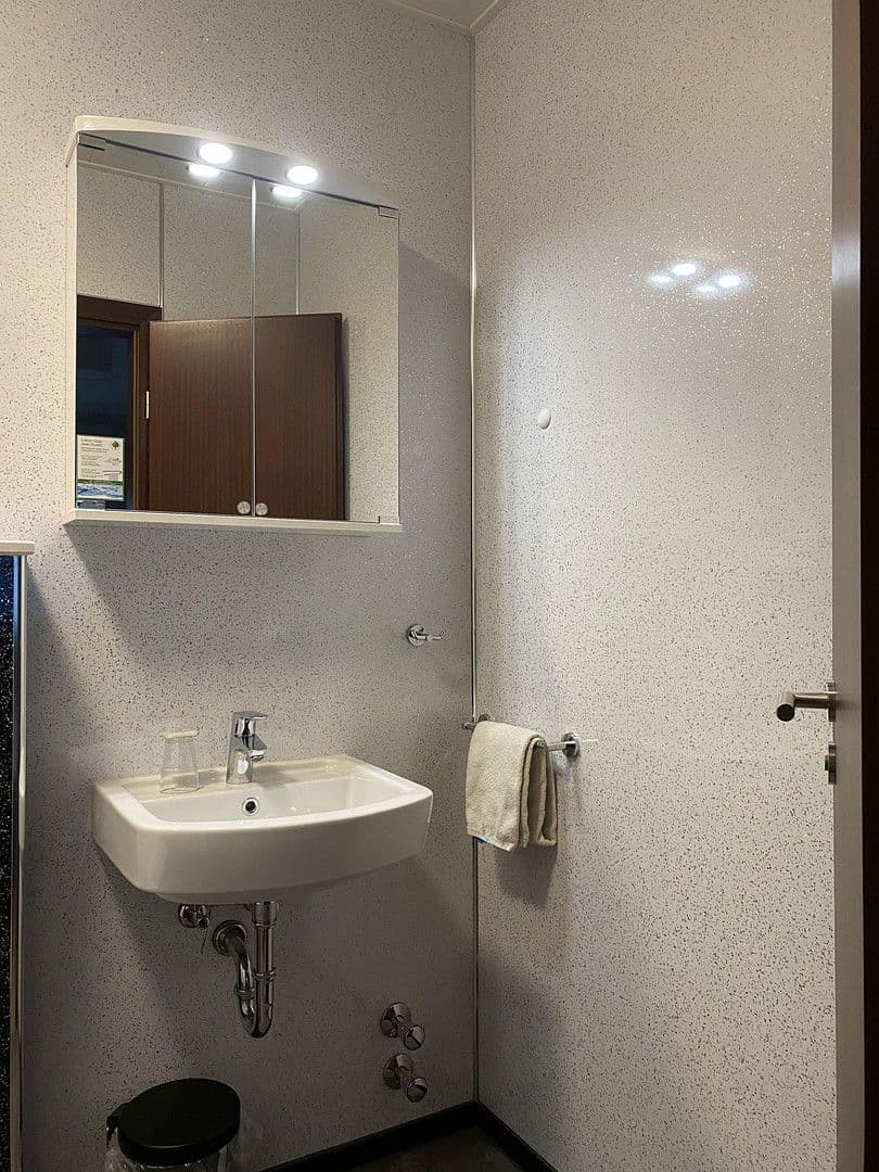 Prodej nebytového prostoru 3.500 m², Udostr. 72-74, Trier, Porýní-Falc Prodej nebytového prostoru 3.500 m², Udostr. 72-74, Trier, Porýní-Falc