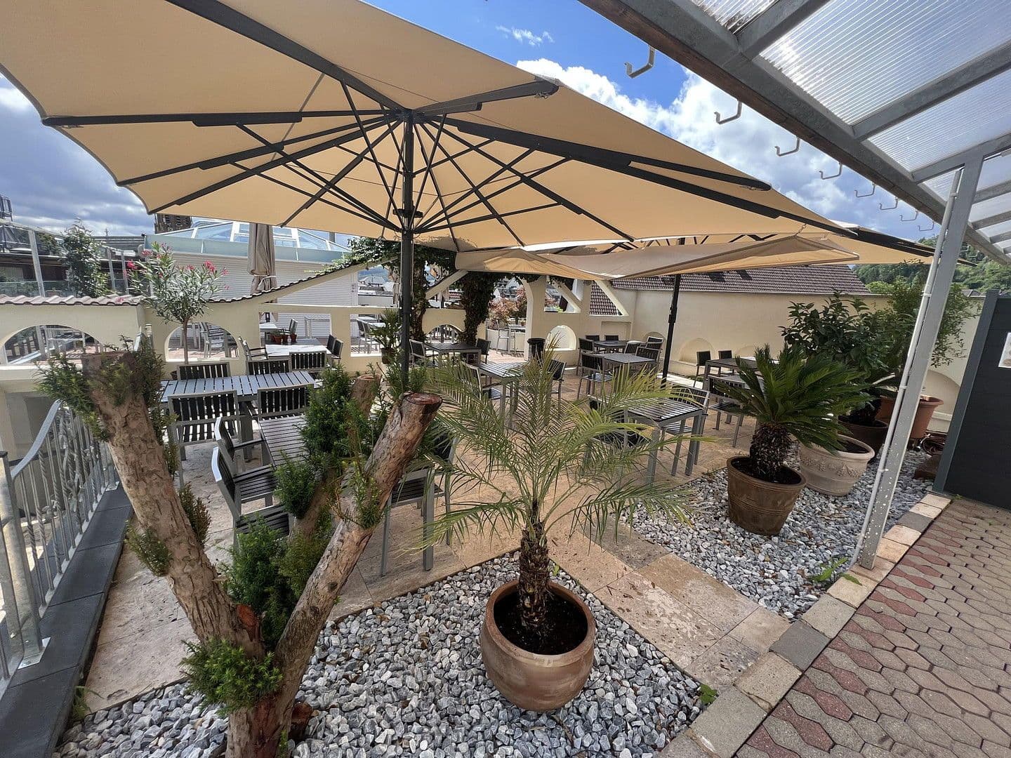 Prodej nebytového prostoru 3.500 m², Udostr. 72-74, Trier, Porýní-Falc Prodej nebytového prostoru 3.500 m², Udostr. 72-74, Trier, Porýní-Falc