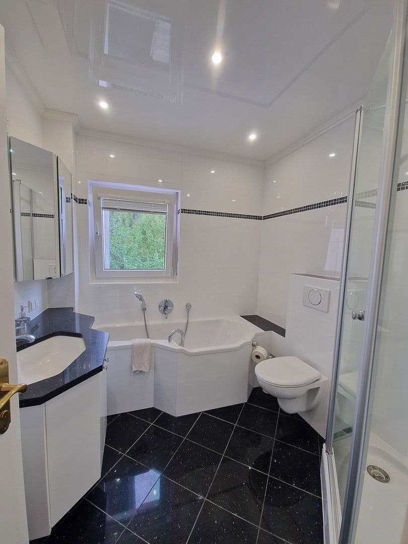 Prodej bytu 4+1 118 m², Saalburgstr., Oberursel (Taunus), Hessen Prodej bytu 4+1 118 m², Saalburgstr., Oberursel (Taunus), Hessen