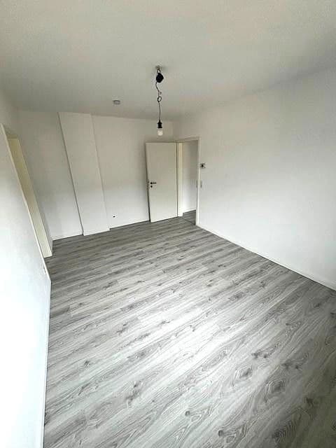 Pronájem bytu 2+1 49 m², Gosenburg 10, Wuppertal, Severní Porýní-Vestfálsko Pronájem bytu 2+1 49 m², Gosenburg 10, Wuppertal, Severní Porýní-Vestfálsko