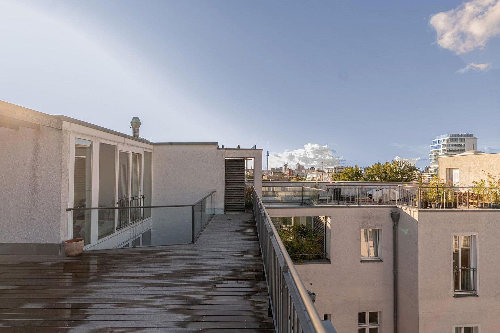 Prodej bytu 4+1 139 m², Berlin, Berlín Prodej bytu 4+1 139 m², Berlin, Berlín