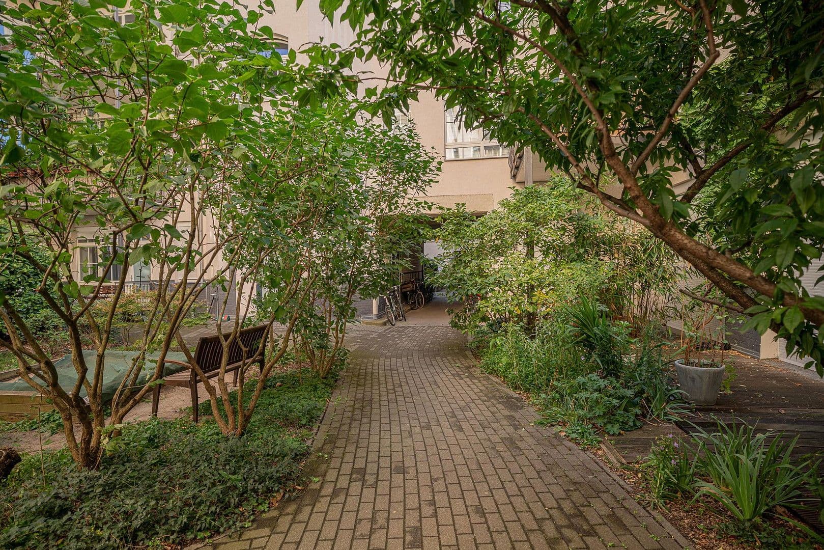 Prodej bytu 4+1 139 m², Berlin, Berlín Prodej bytu 4+1 139 m², Berlin, Berlín