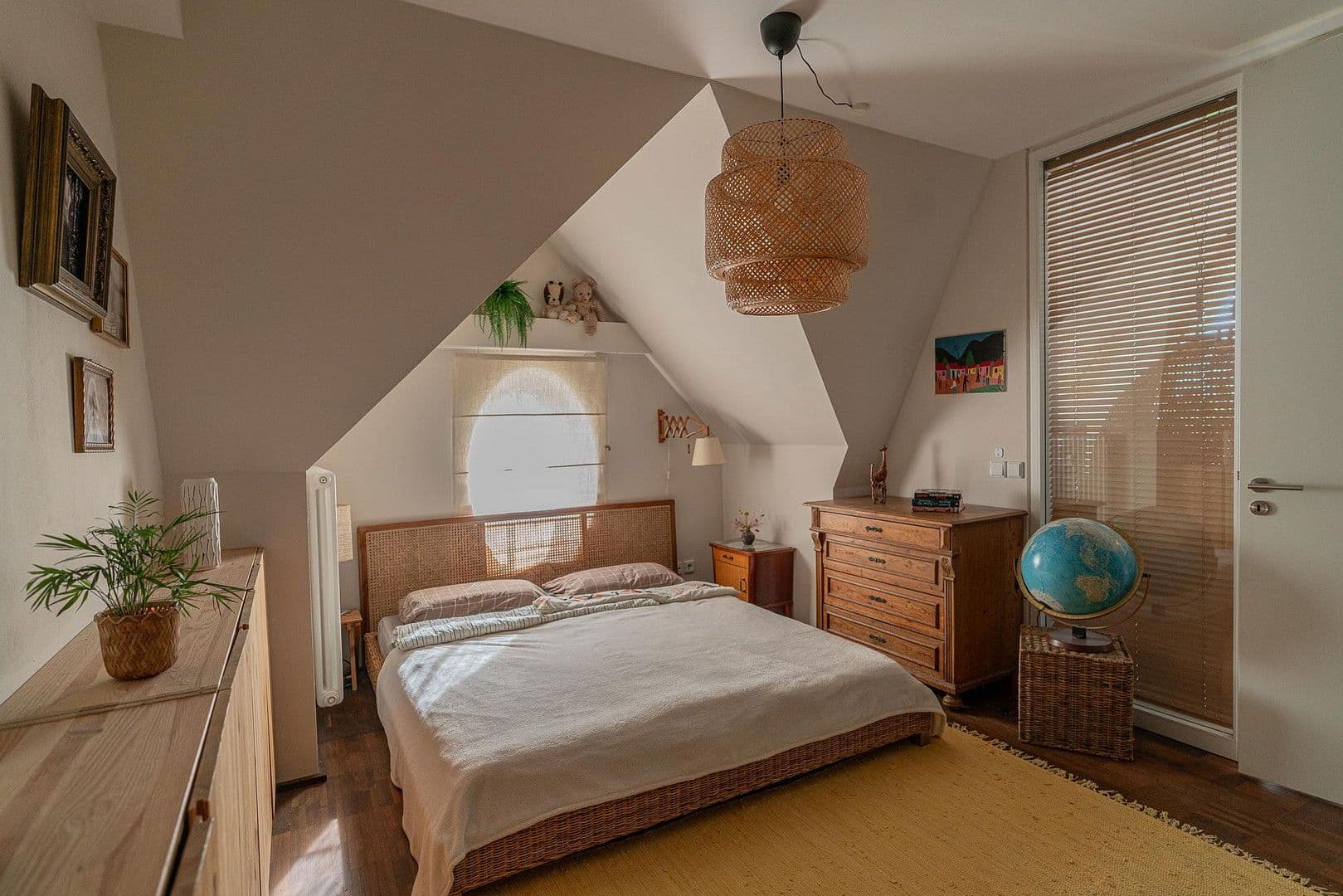 Prodej bytu 4+1 139 m², Berlin, Berlín Prodej bytu 4+1 139 m², Berlin, Berlín