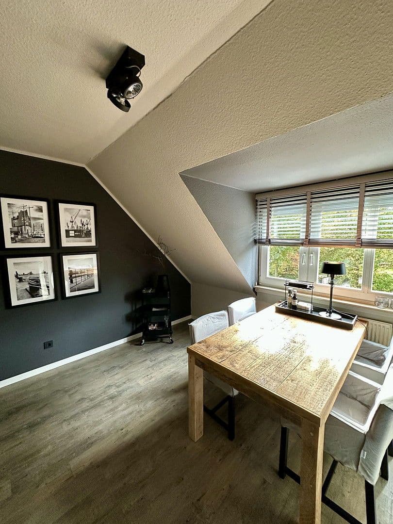 Pronájem bytu 2+1 67 m², Rissener Dorfstraße 18, Hamburg, Hamburg Pronájem bytu 2+1 67 m², Rissener Dorfstraße 18, Hamburg, Hamburg