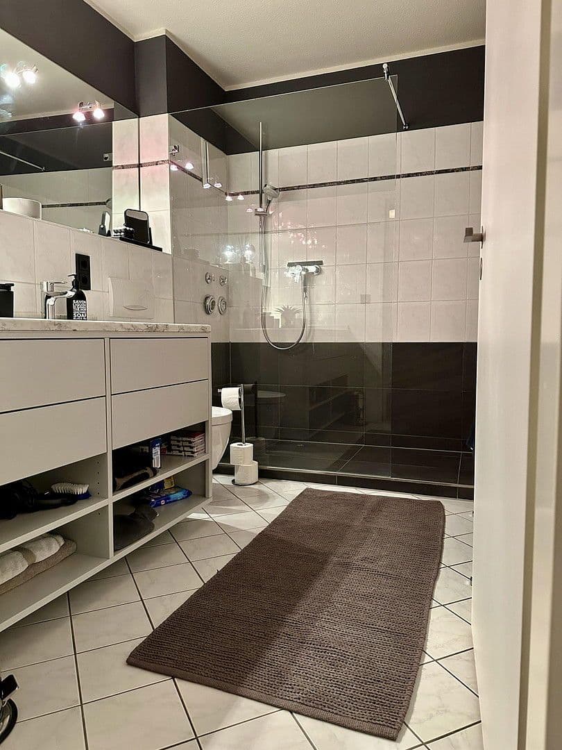 Pronájem bytu 2+1 67 m², Rissener Dorfstraße 18, Hamburg, Hamburg Pronájem bytu 2+1 67 m², Rissener Dorfstraße 18, Hamburg, Hamburg