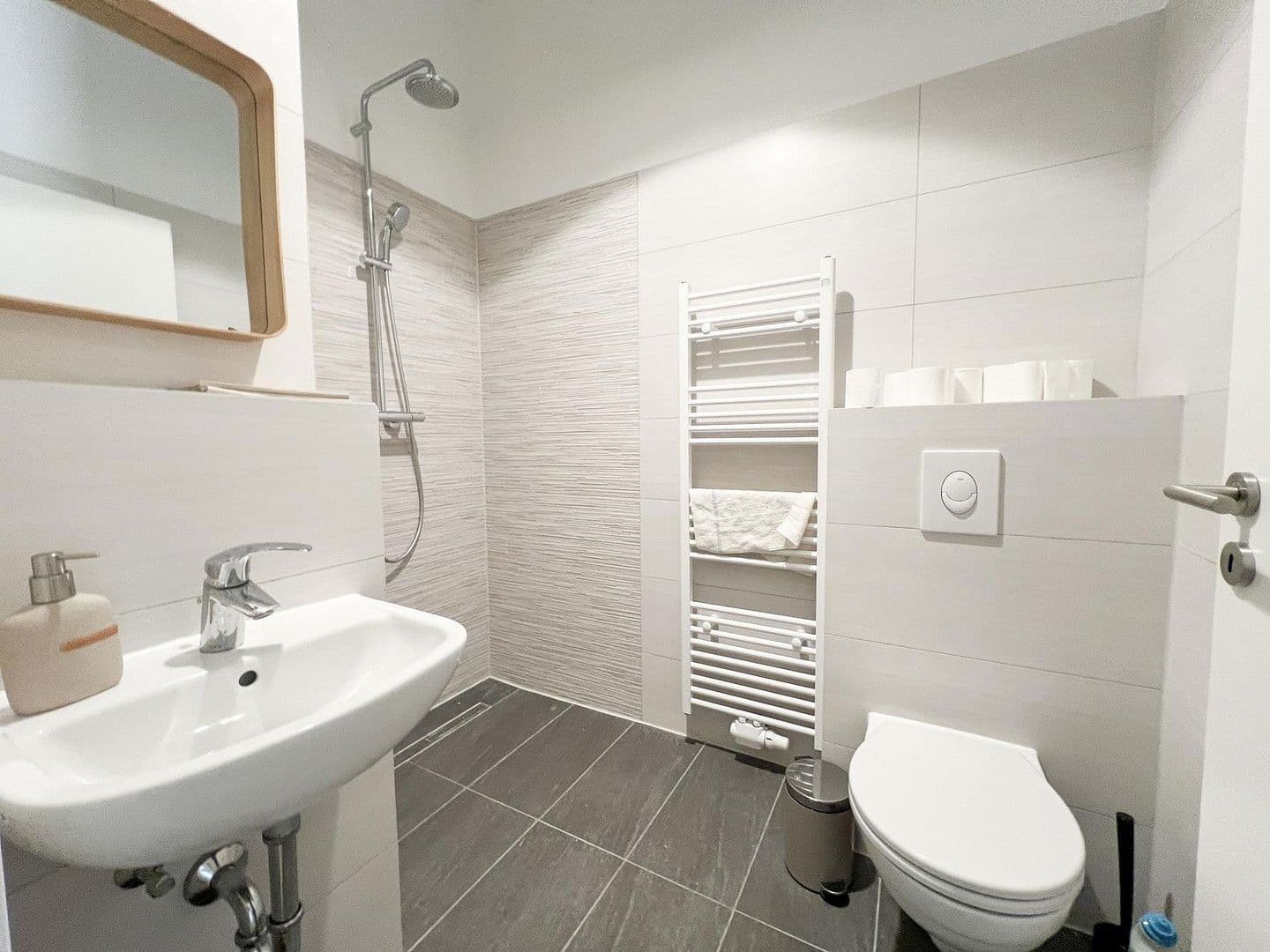 Pronájem kanceláře 90 m², Wintersteinstr. 15, Berlin, Berlín Pronájem kanceláře 90 m², Wintersteinstr. 15, Berlin, Berlín