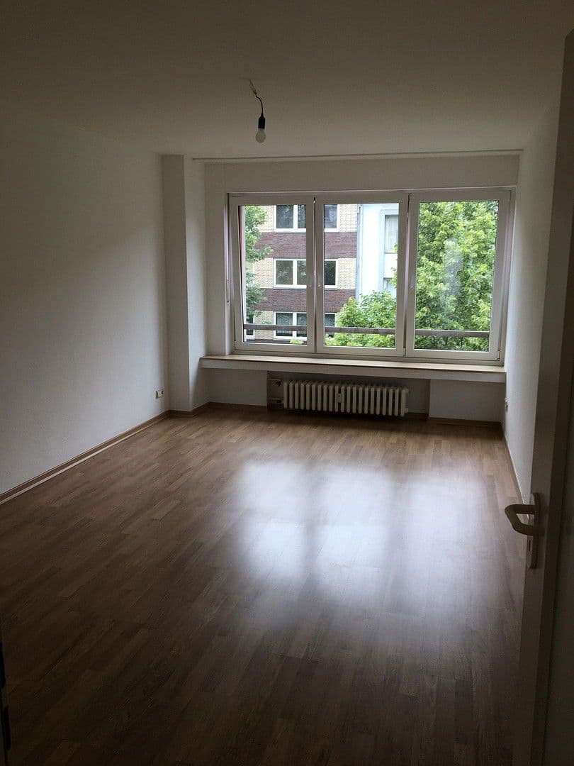 Prodej bytu 1+1 35 m², Hüttenstraße 48, Düsseldorf, Severní Porýní-Vestfálsko Prodej bytu 1+1 35 m², Hüttenstraße 48, Düsseldorf, Severní Porýní-Vestfálsko
