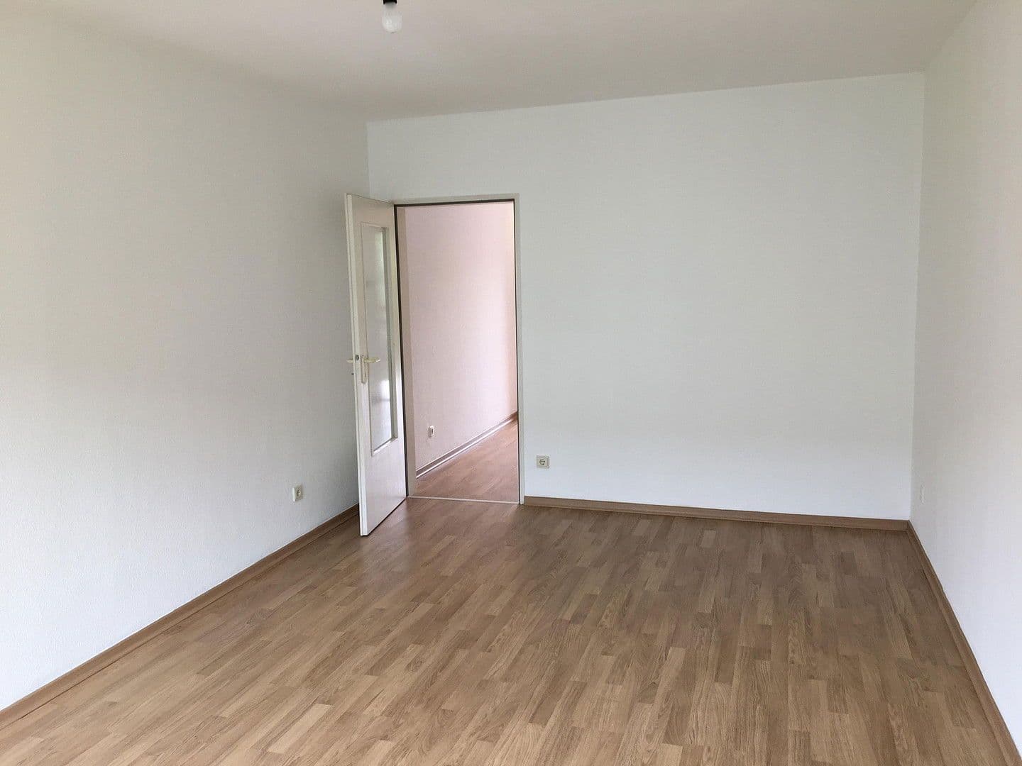 Prodej bytu 1+1 35 m², Hüttenstraße 48, Düsseldorf, Severní Porýní-Vestfálsko Prodej bytu 1+1 35 m², Hüttenstraße 48, Düsseldorf, Severní Porýní-Vestfálsko
