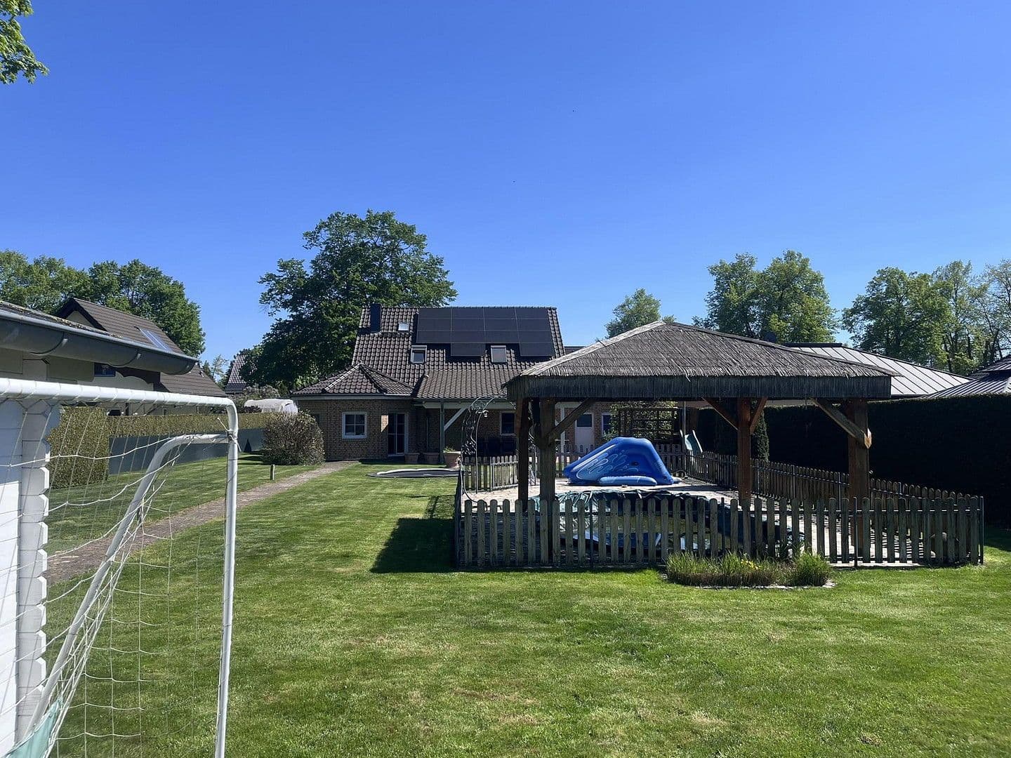 Prodej domu 170 m², pozemek 1.175 m², Fredersdorf-Vogelsdorf, Braniborsko Prodej domu 170 m², pozemek 1.175 m², Fredersdorf-Vogelsdorf, Braniborsko