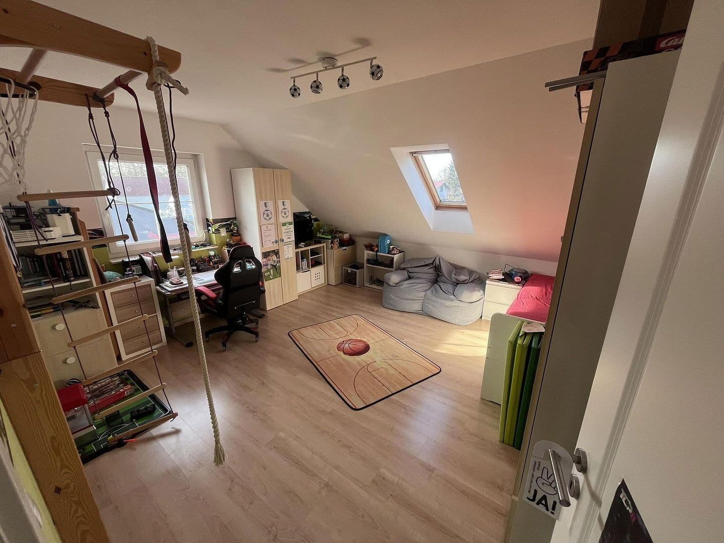 Prodej domu 170 m², pozemek 1.175 m², Fredersdorf-Vogelsdorf, Braniborsko Prodej domu 170 m², pozemek 1.175 m², Fredersdorf-Vogelsdorf, Braniborsko