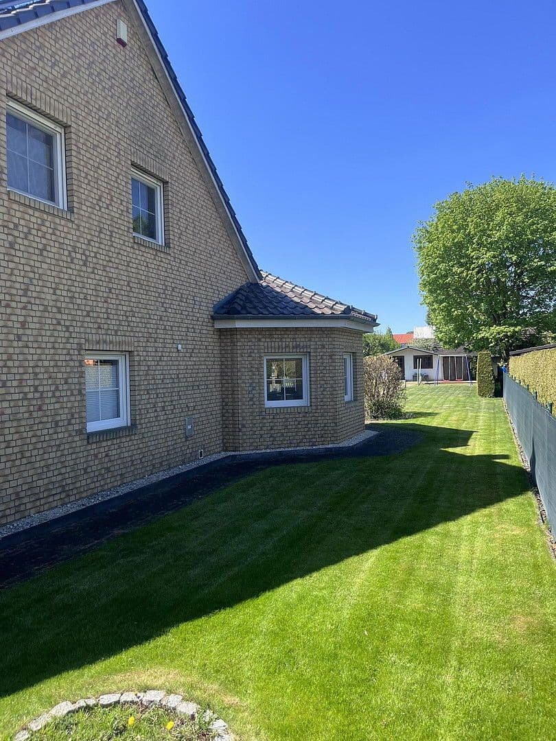 Prodej domu 170 m², pozemek 1.175 m², Fredersdorf-Vogelsdorf, Braniborsko Prodej domu 170 m², pozemek 1.175 m², Fredersdorf-Vogelsdorf, Braniborsko