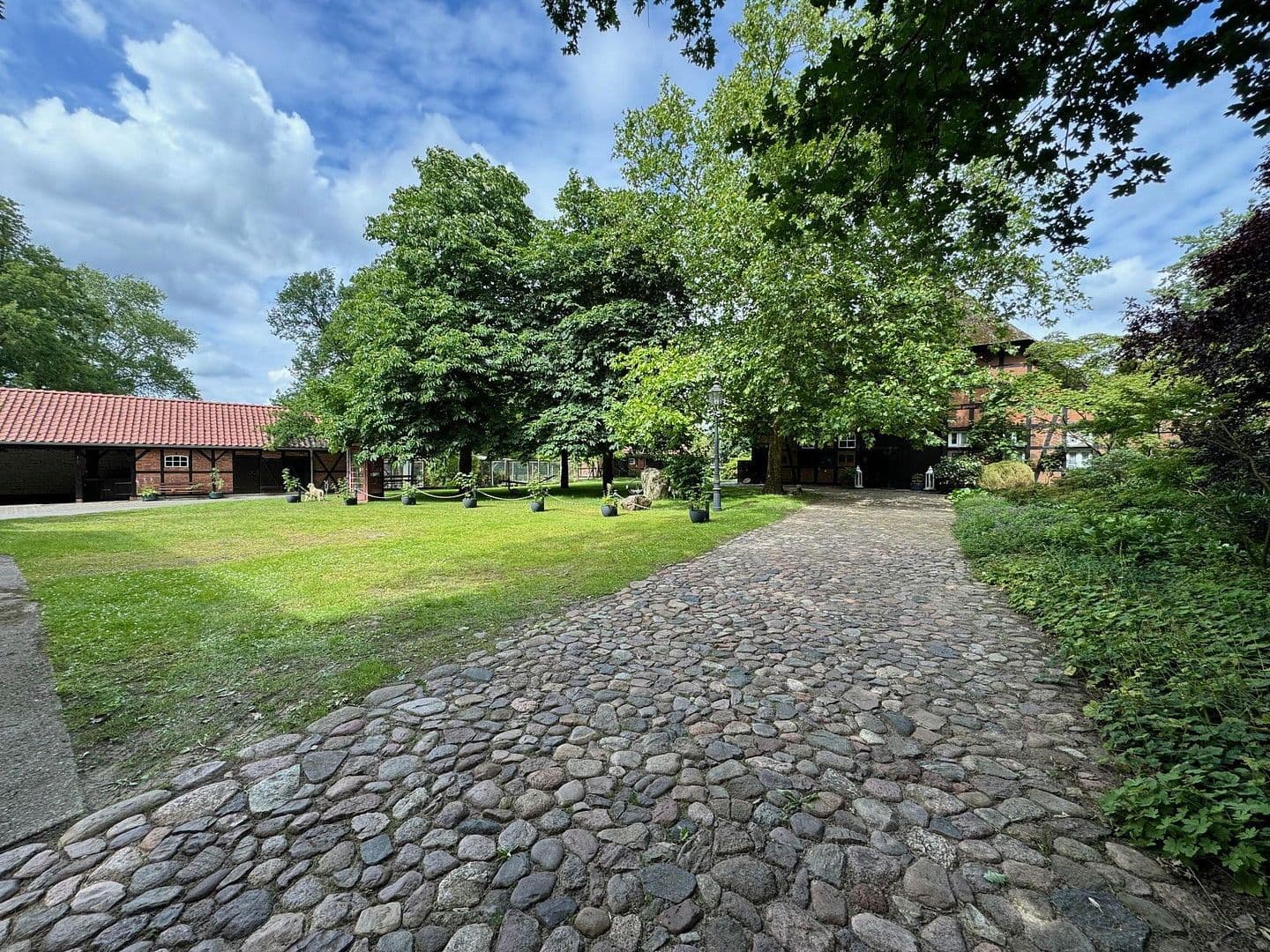 Prodej domu 683 m², pozemek 21.700 m², Bleckede, Dolní Sasko Prodej domu 683 m², pozemek 21.700 m², Bleckede, Dolní Sasko