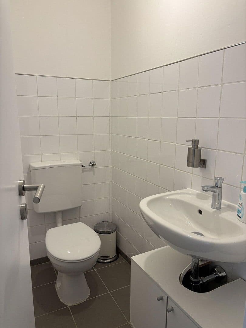 Pronájem bytu 4+1 98 m², Burgauer Straße 30, Augsburg, Bavorsko Pronájem bytu 4+1 98 m², Burgauer Straße 30, Augsburg, Bavorsko