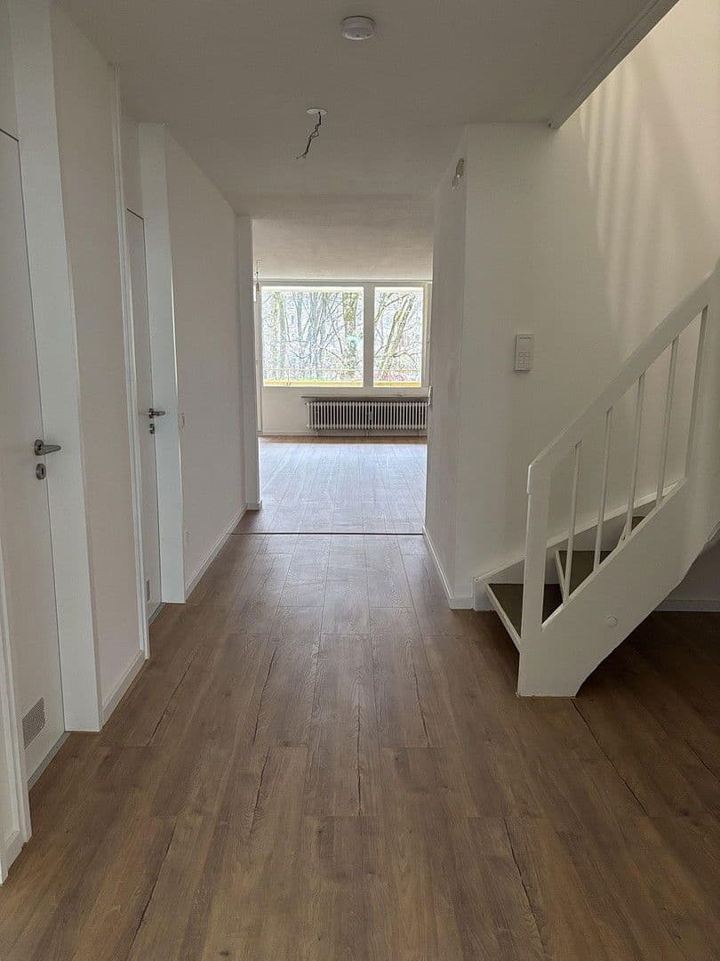 Pronájem bytu 4+1 98 m², Burgauer Straße 30, Augsburg, Bavorsko Pronájem bytu 4+1 98 m², Burgauer Straße 30, Augsburg, Bavorsko