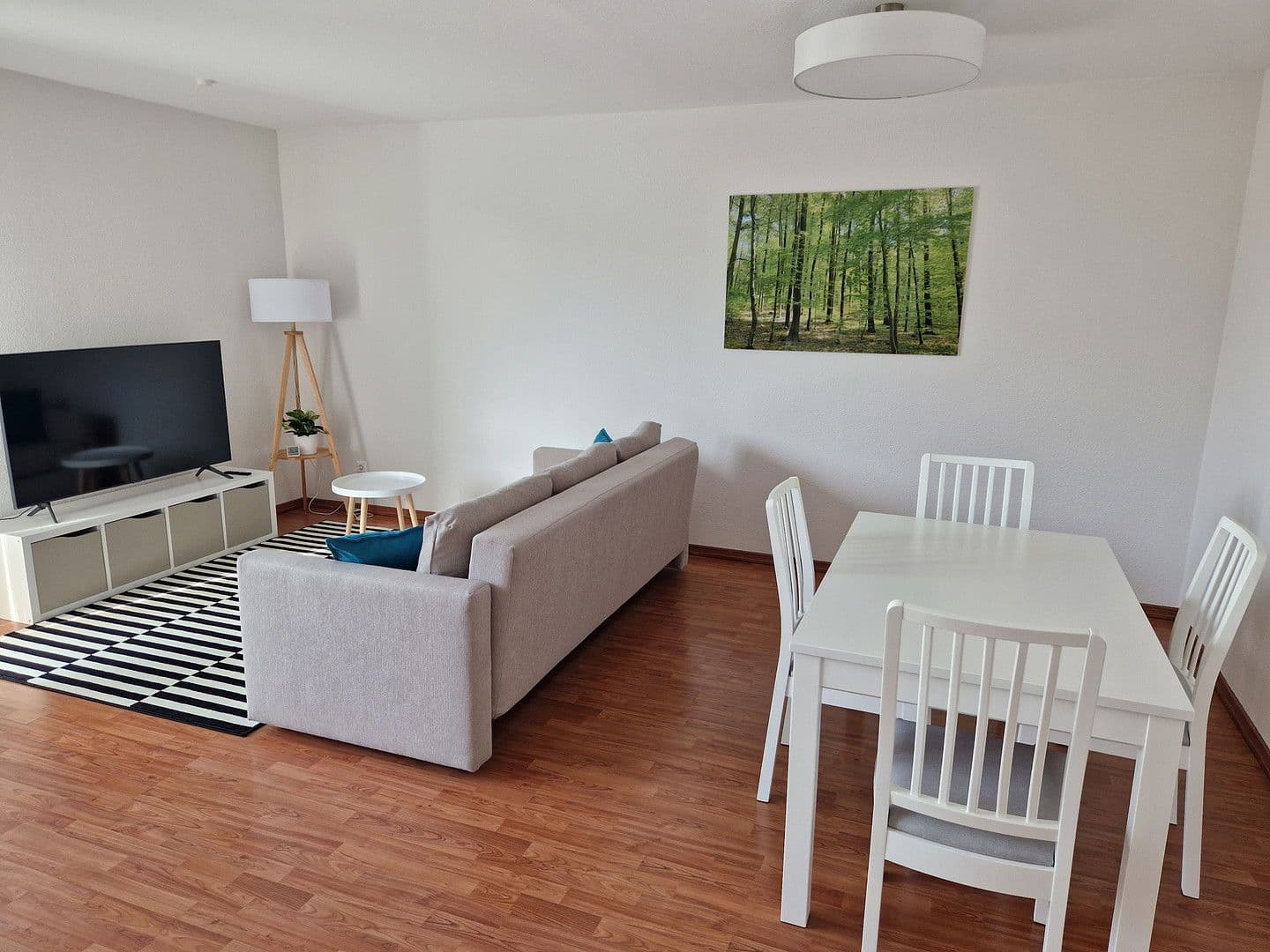Pronájem bytu 2+1 55 m², Rosensteinstrasse 27, Stuttgart, Bádensko-Württembersko Pronájem bytu 2+1 55 m², Rosensteinstrasse 27, Stuttgart, Bádensko-Württembersko