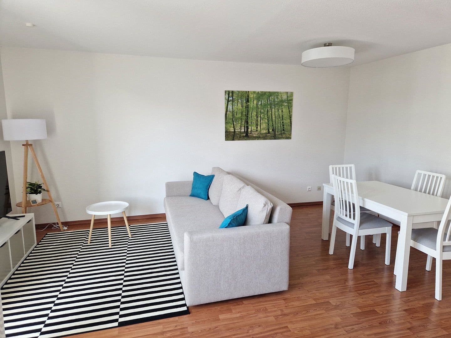 Pronájem bytu 2+1 55 m², Rosensteinstrasse 27, Stuttgart, Bádensko-Württembersko Pronájem bytu 2+1 55 m², Rosensteinstrasse 27, Stuttgart, Bádensko-Württembersko