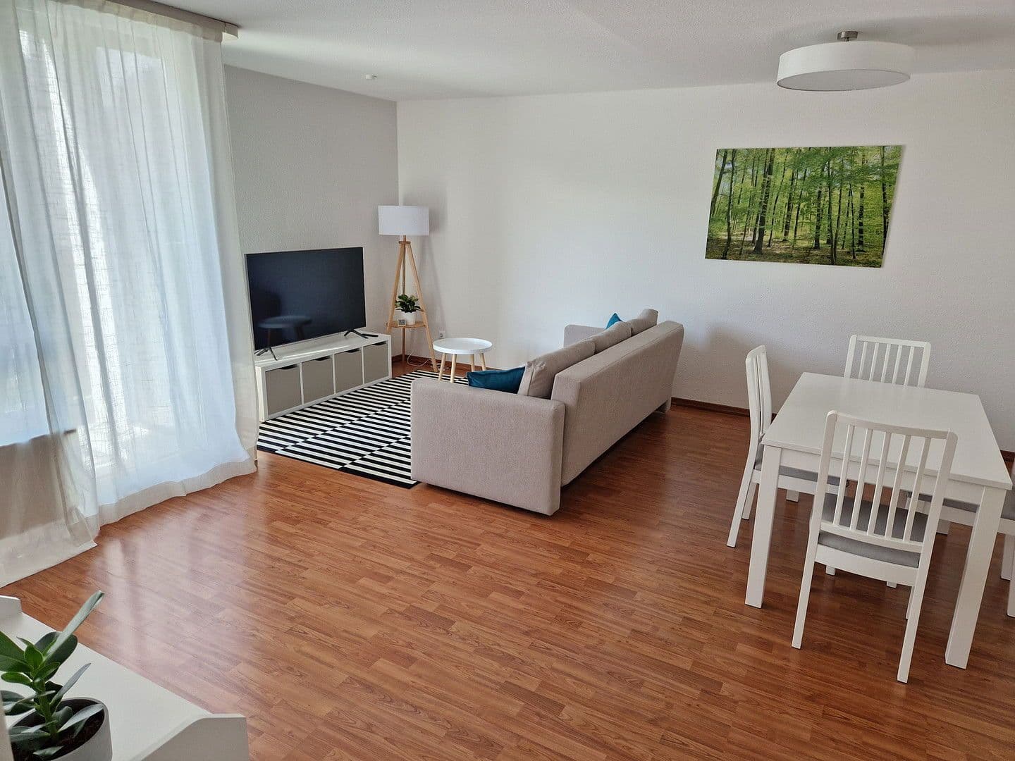 Pronájem bytu 2+1 55 m², Rosensteinstrasse 27, Stuttgart, Bádensko-Württembersko Pronájem bytu 2+1 55 m², Rosensteinstrasse 27, Stuttgart, Bádensko-Württembersko