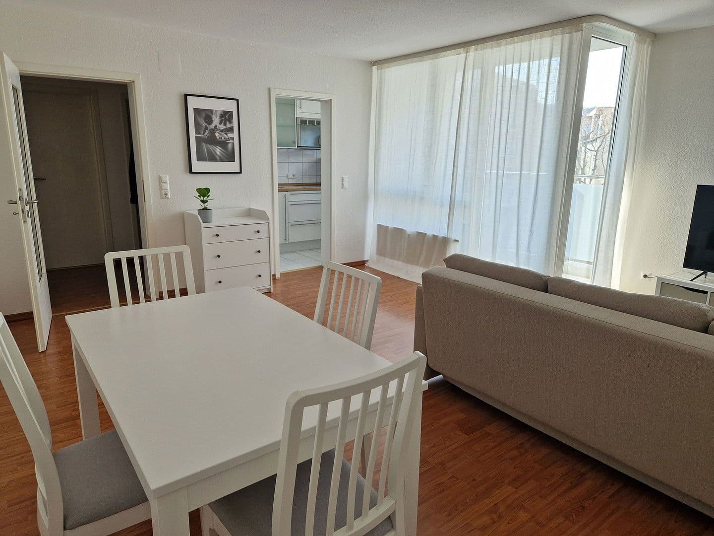 Pronájem bytu 2+1 55 m², Rosensteinstrasse 27, Stuttgart, Bádensko-Württembersko Pronájem bytu 2+1 55 m², Rosensteinstrasse 27, Stuttgart, Bádensko-Württembersko