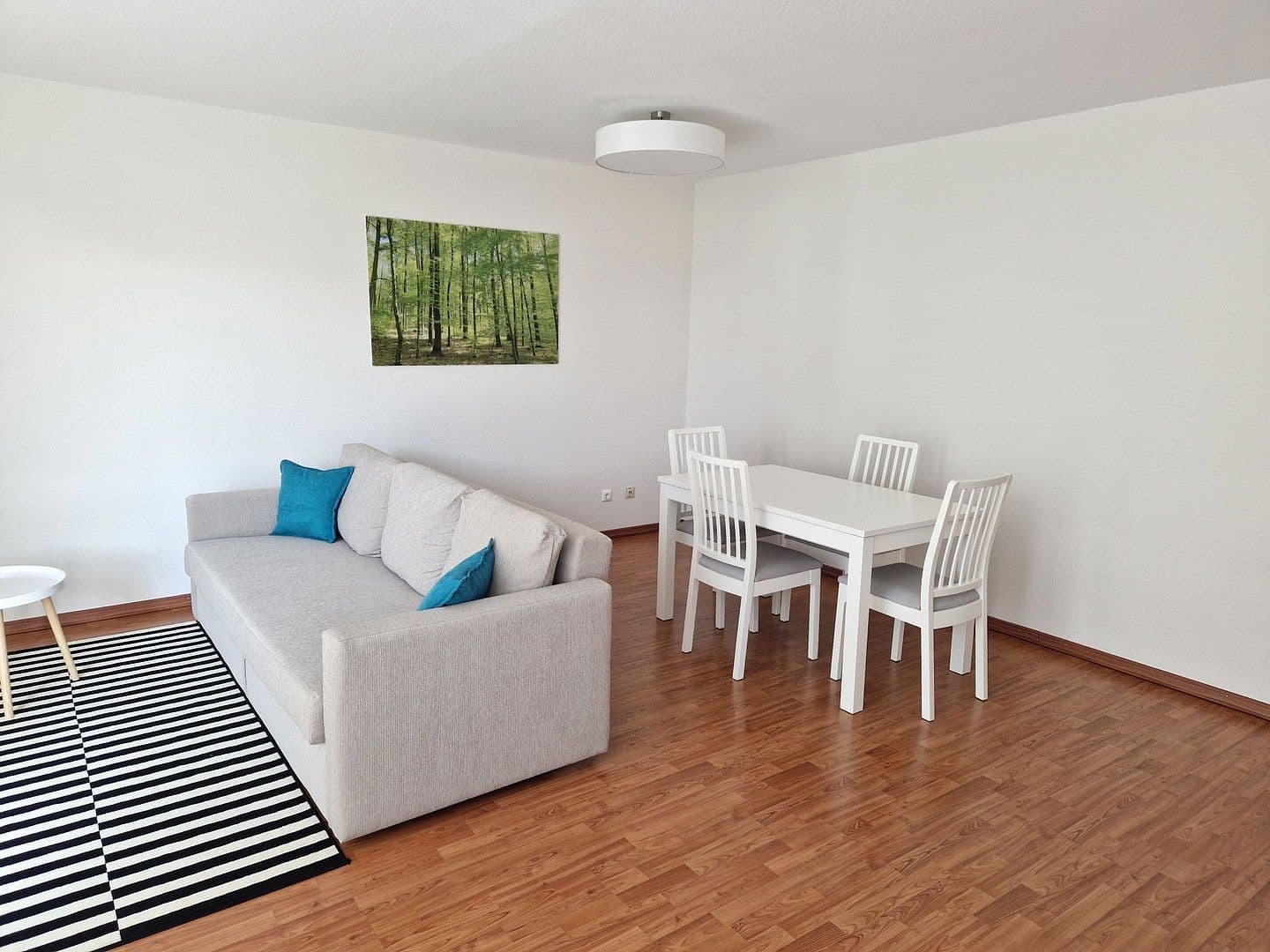 Pronájem bytu 2+1 55 m², Rosensteinstrasse 27, Stuttgart, Bádensko-Württembersko Pronájem bytu 2+1 55 m², Rosensteinstrasse 27, Stuttgart, Bádensko-Württembersko