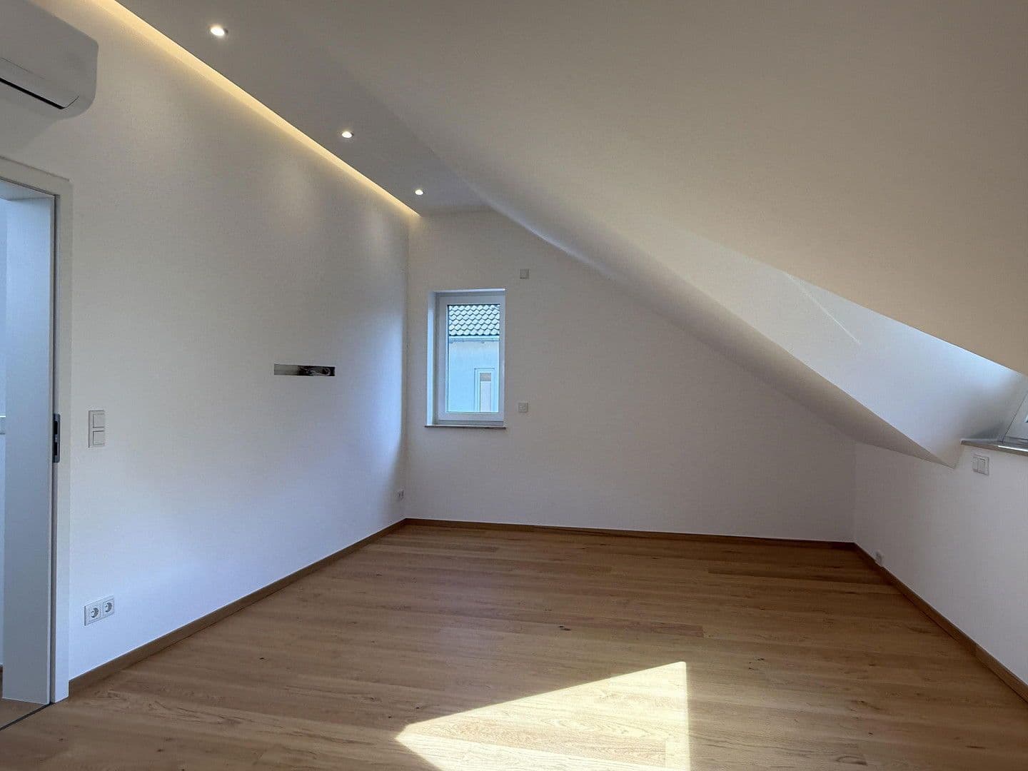 Pronájem domu 130 m², pozemek 250 m², Bad Köstritz, Durynsko Pronájem domu 130 m², pozemek 250 m², Bad Köstritz, Durynsko