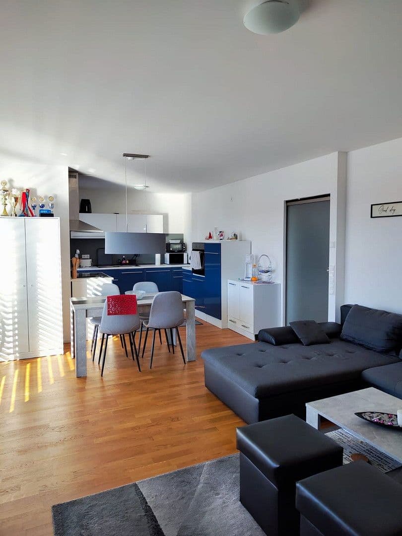 Pronájem bytu 2+1 73 m², Neufahrn, Bavorsko Pronájem bytu 2+1 73 m², Neufahrn, Bavorsko