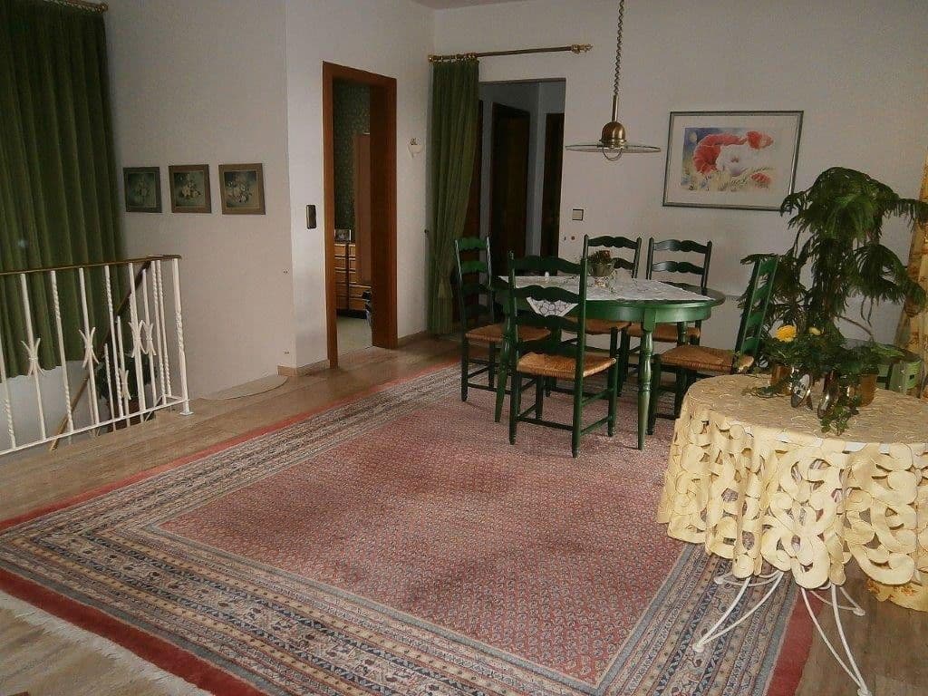 Prodej domu 240 m², pozemek 980 m², Northeim, Dolní Sasko Prodej domu 240 m², pozemek 980 m², Northeim, Dolní Sasko