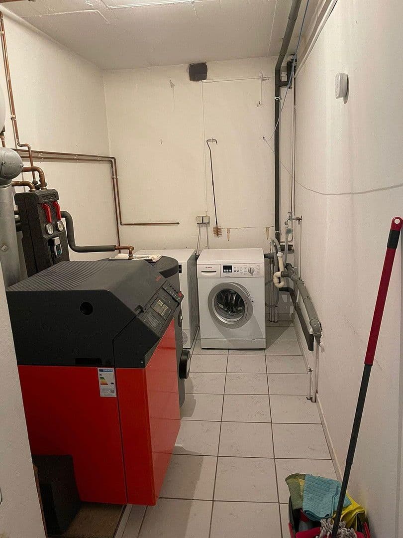 Prodej domu 240 m², pozemek 980 m², Northeim, Dolní Sasko Prodej domu 240 m², pozemek 980 m², Northeim, Dolní Sasko