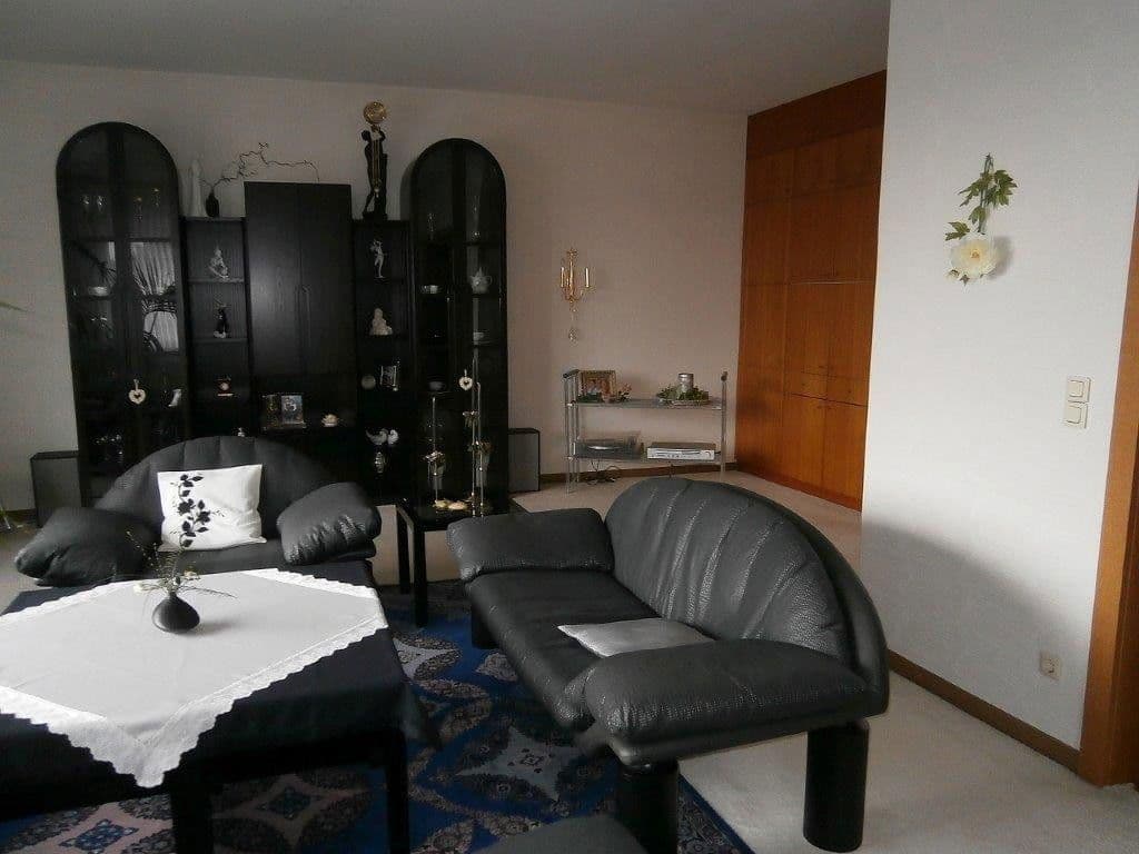 Prodej domu 240 m², pozemek 980 m², Northeim, Dolní Sasko Prodej domu 240 m², pozemek 980 m², Northeim, Dolní Sasko