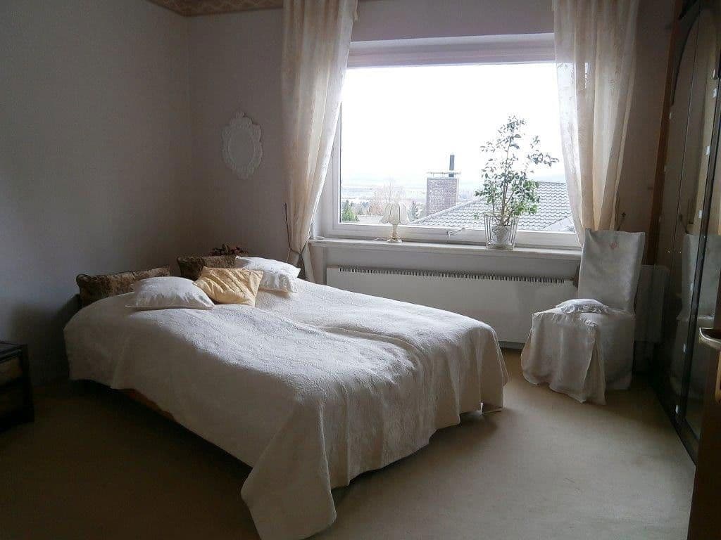 Prodej domu 240 m², pozemek 980 m², Northeim, Dolní Sasko Prodej domu 240 m², pozemek 980 m², Northeim, Dolní Sasko