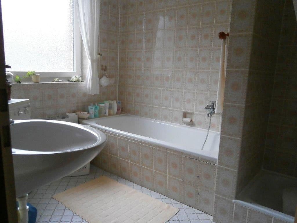 Prodej domu 240 m², pozemek 980 m², Northeim, Dolní Sasko Prodej domu 240 m², pozemek 980 m², Northeim, Dolní Sasko