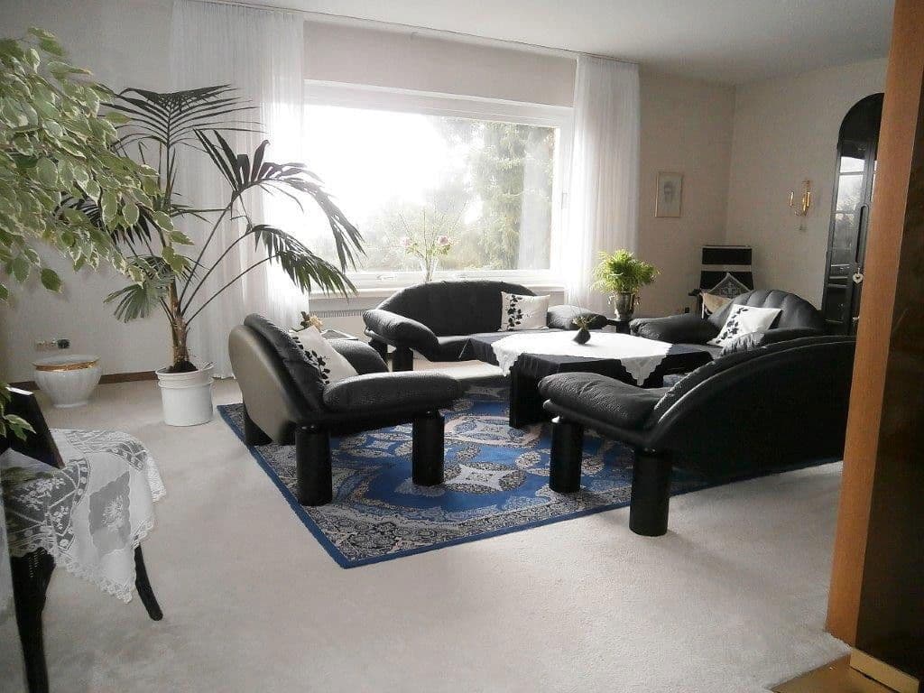 Prodej domu 240 m², pozemek 980 m², Northeim, Dolní Sasko Prodej domu 240 m², pozemek 980 m², Northeim, Dolní Sasko