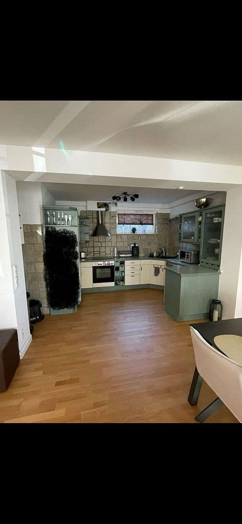 Prodej domu 240 m², pozemek 980 m², Northeim, Dolní Sasko Prodej domu 240 m², pozemek 980 m², Northeim, Dolní Sasko