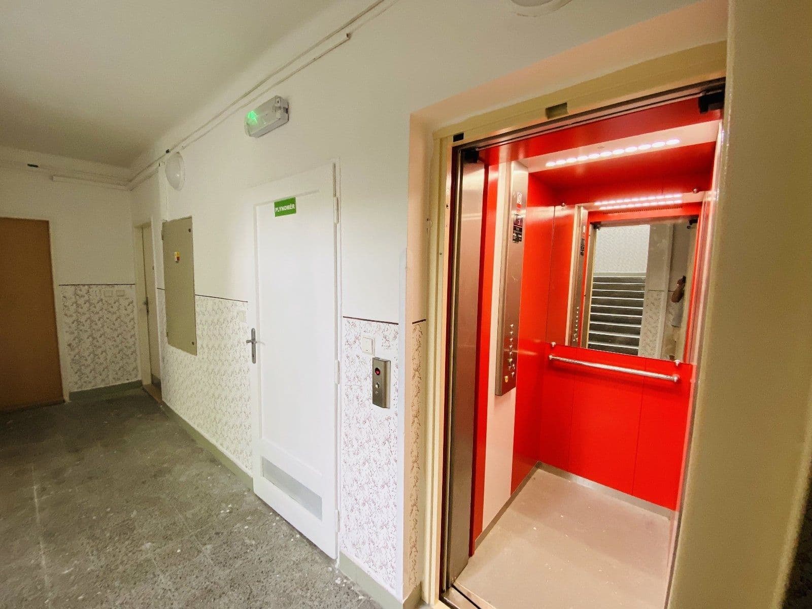 Pronájem bytu 4+1 110 m², Hlavní třída, Ostrava, Moravskoslezský kraj Pronájem bytu 4+1 110 m², Hlavní třída, Ostrava, Moravskoslezský kraj