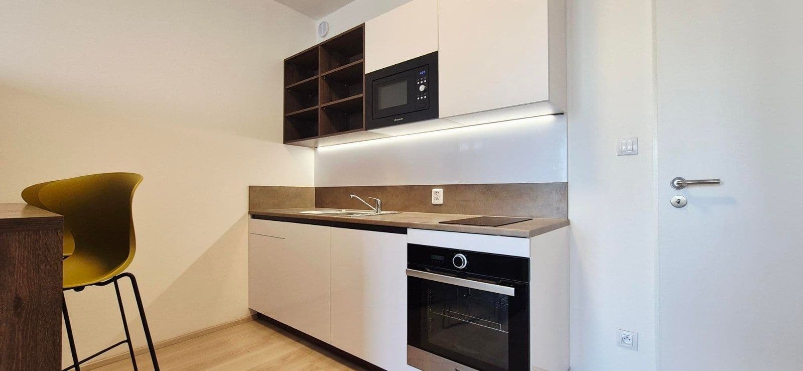 Pronájem bytu 1+kk 30 m², Magisterská, Plzeň, Plzeňský kraj Pronájem bytu 1+kk 30 m², Magisterská, Plzeň, Plzeňský kraj