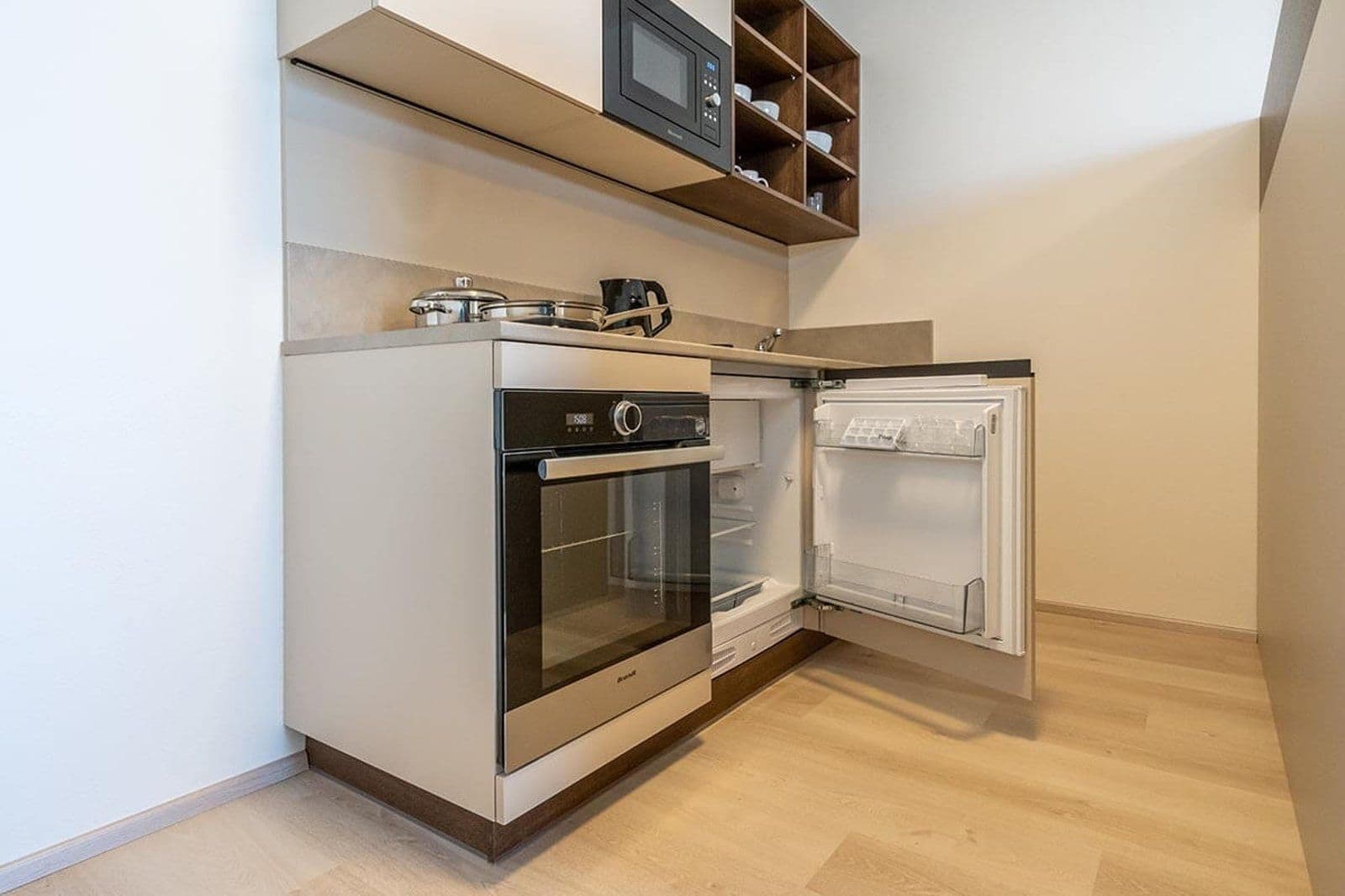 Pronájem bytu 1+kk 30 m², Magisterská, Plzeň, Plzeňský kraj Pronájem bytu 1+kk 30 m², Magisterská, Plzeň, Plzeňský kraj