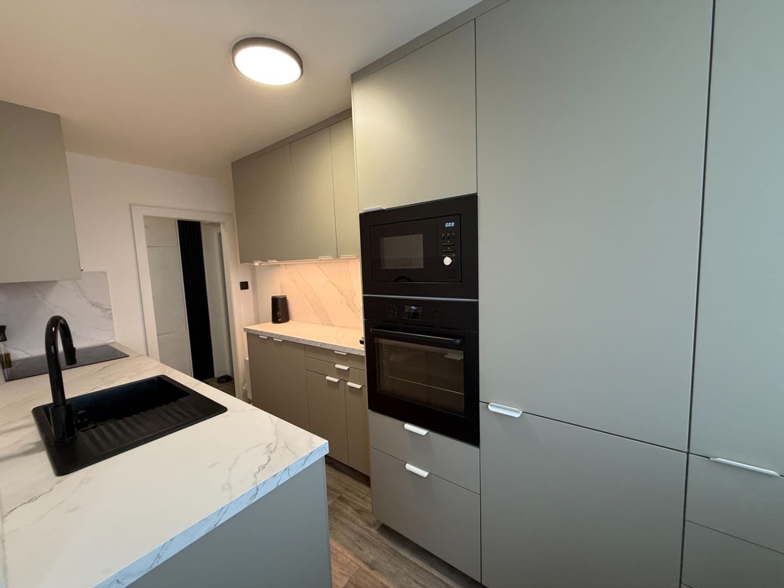 Prodej bytu 3+1 74 m², Železničářská, Plzeň, Plzeňský kraj Prodej bytu 3+1 74 m², Železničářská, Plzeň, Plzeňský kraj