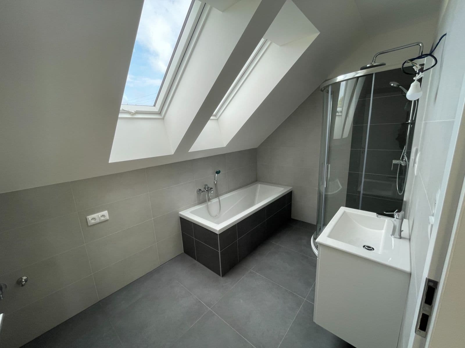 Prodej domu 140 m², pozemek 859 m², Drhovy, Středočeský kraj Prodej domu 140 m², pozemek 859 m², Drhovy, Středočeský kraj