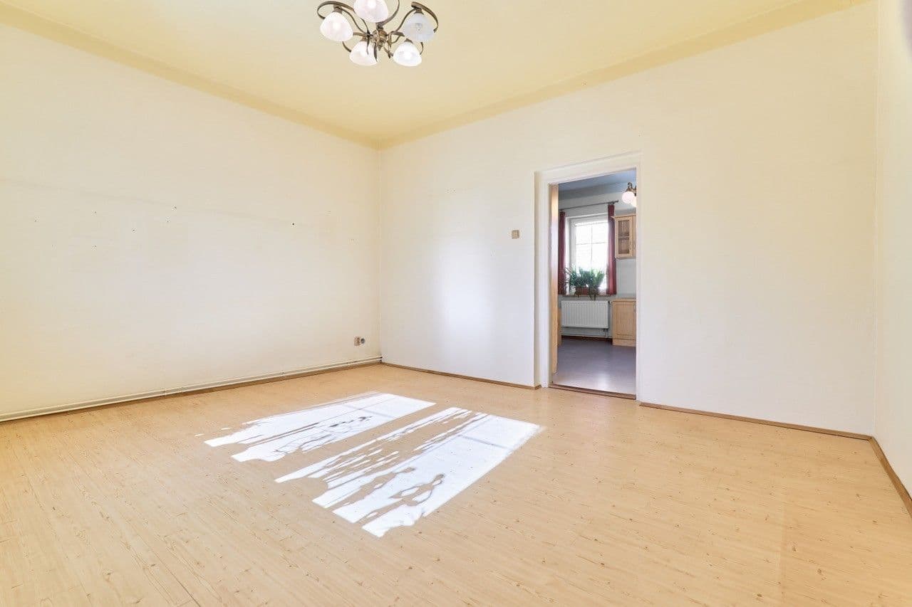 Pronájem bytu 3+1 89 m², Nerudova, Karlovy Vary, Karlovarský kraj Pronájem bytu 3+1 89 m², Nerudova, Karlovy Vary, Karlovarský kraj