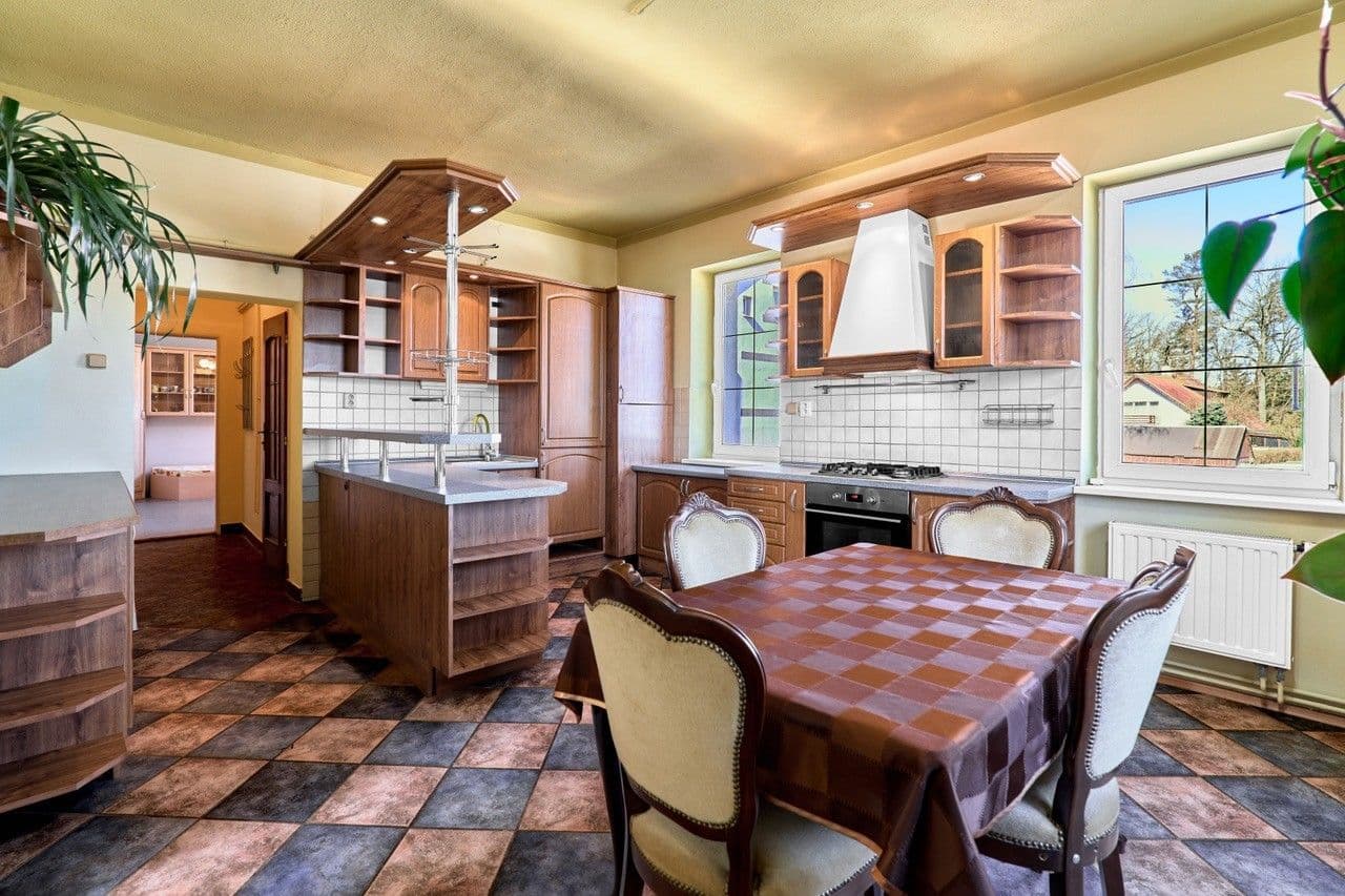 Pronájem bytu 3+1 89 m², Nerudova, Karlovy Vary, Karlovarský kraj Pronájem bytu 3+1 89 m², Nerudova, Karlovy Vary, Karlovarský kraj