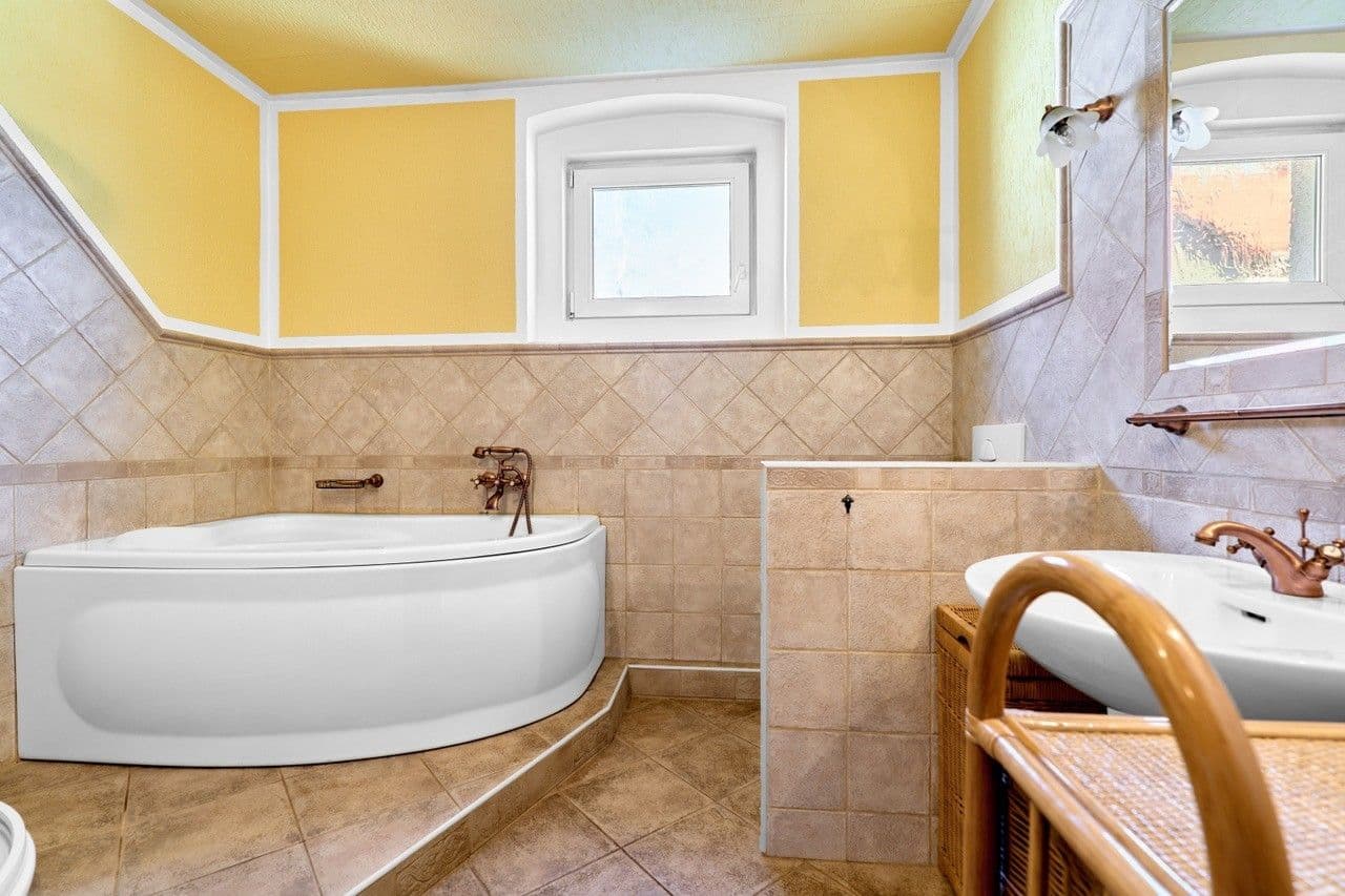 Pronájem bytu 3+1 89 m², Nerudova, Karlovy Vary, Karlovarský kraj Pronájem bytu 3+1 89 m², Nerudova, Karlovy Vary, Karlovarský kraj