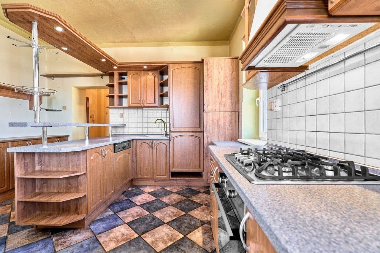 Pronájem bytu 3+1 89 m², Nerudova, Karlovy Vary, Karlovarský kraj Pronájem bytu 3+1 89 m², Nerudova, Karlovy Vary, Karlovarský kraj