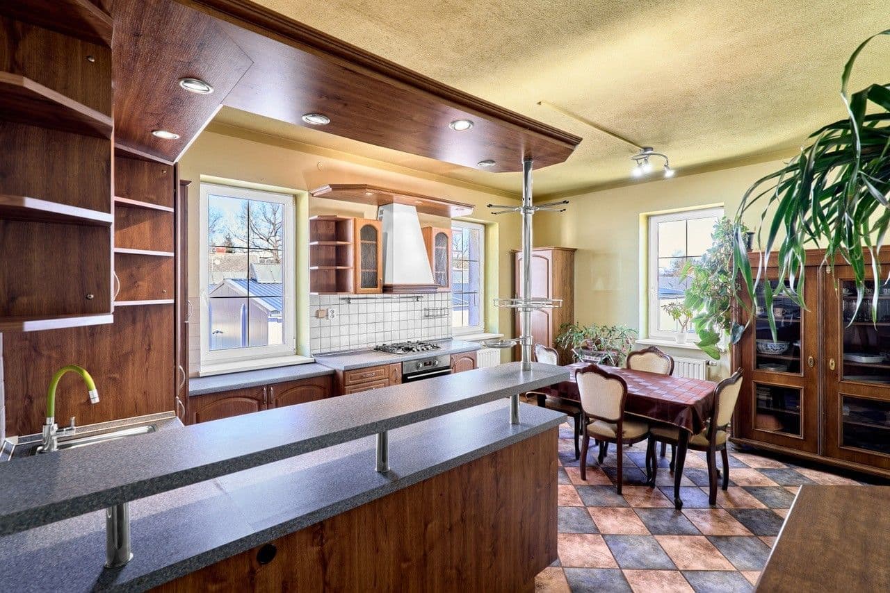 Pronájem bytu 3+1 89 m², Nerudova, Karlovy Vary, Karlovarský kraj Pronájem bytu 3+1 89 m², Nerudova, Karlovy Vary, Karlovarský kraj