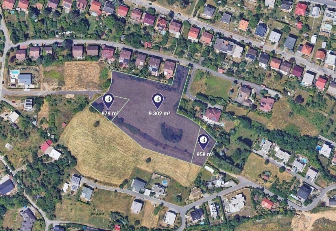 Prodej pozemku 11.240 m², Zlín, Zlínský kraj Prodej pozemku 11.240 m², Zlín, Zlínský kraj