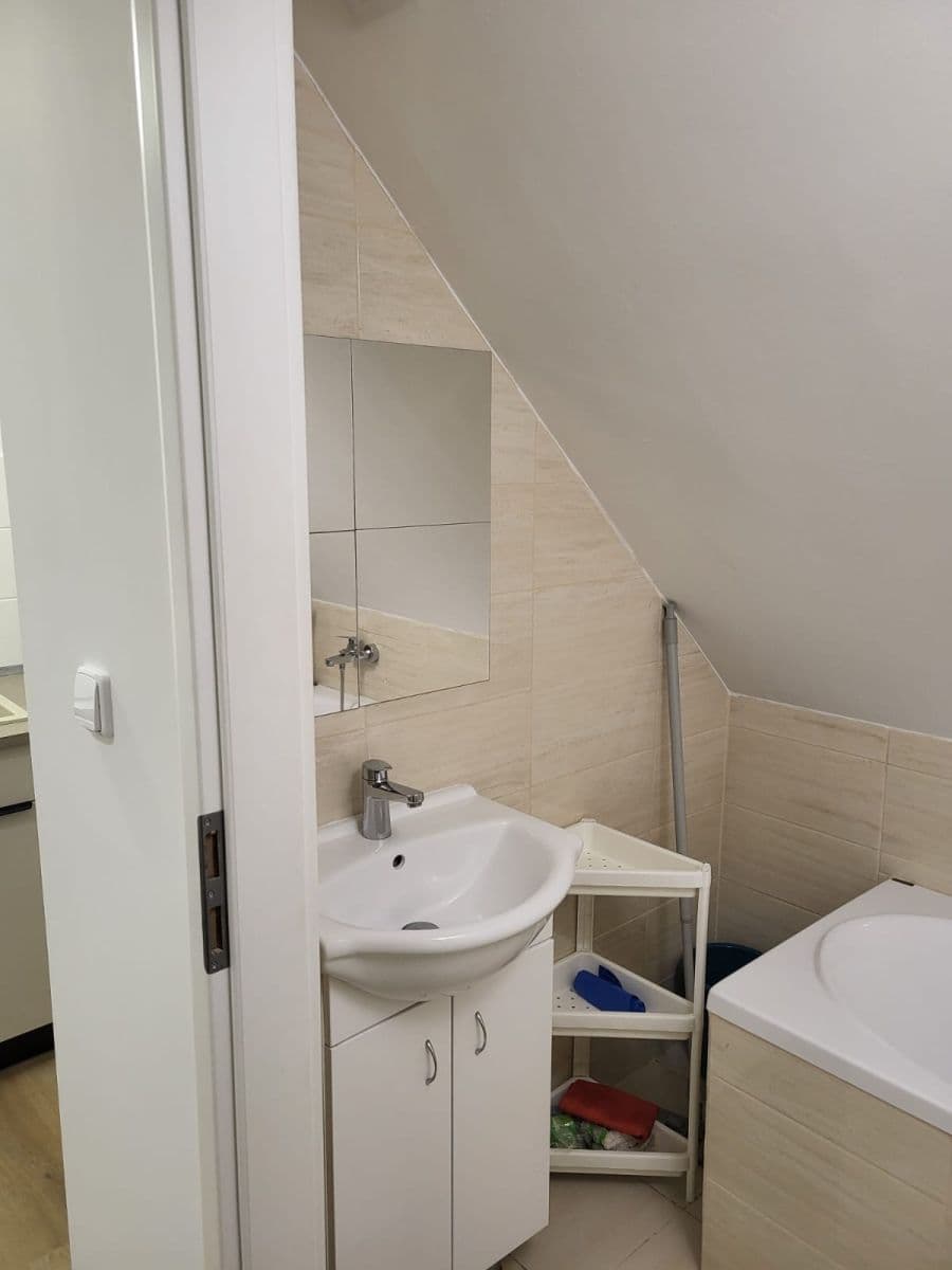 Pronájem bytu 1+1 36 m², Halenkovská, Praha, Praha Pronájem bytu 1+1 36 m², Halenkovská, Praha, Praha