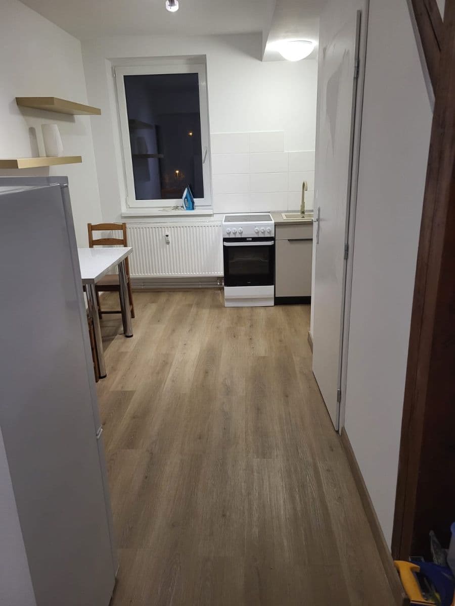 Pronájem bytu 1+1 36 m², Halenkovská, Praha, Praha Pronájem bytu 1+1 36 m², Halenkovská, Praha, Praha