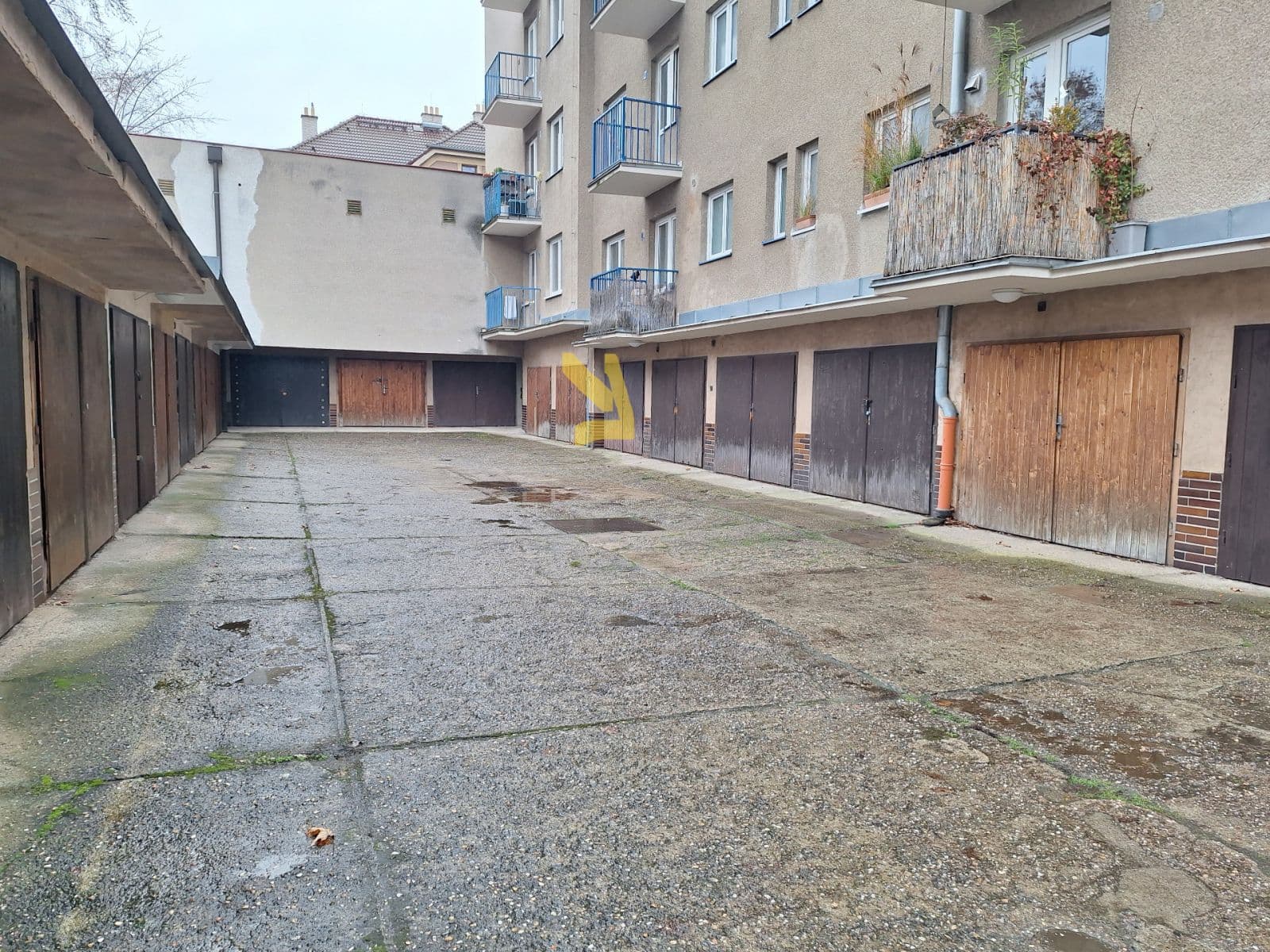 Pronájem garáže 11 m², Nad Buďánkami Ⅱ, Praha, Praha Pronájem garáže 11 m², Nad Buďánkami Ⅱ, Praha, Praha