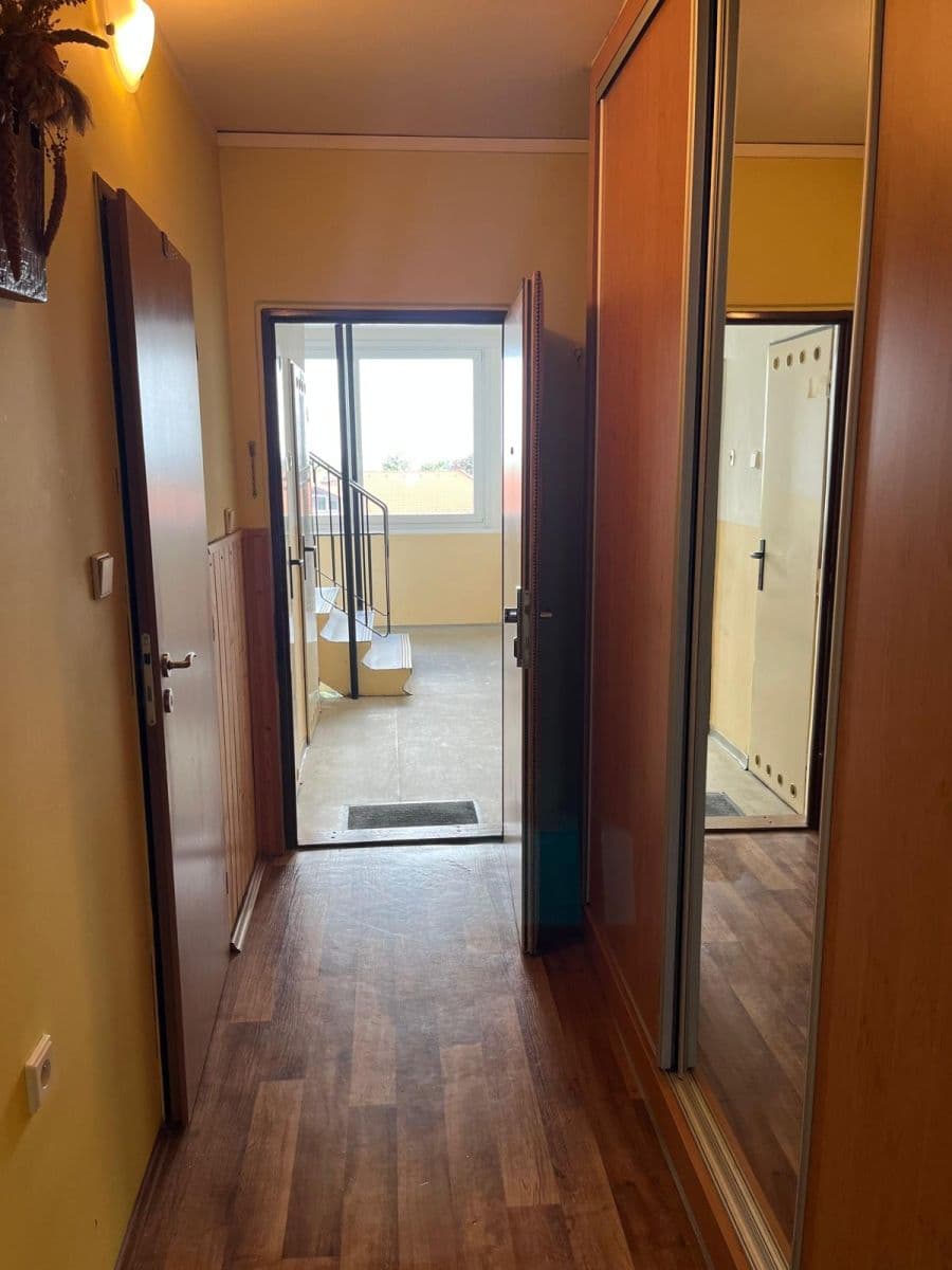 Prodej bytu 2+kk 43 m², Moravcova, Kolín, Středočeský kraj Prodej bytu 2+kk 43 m², Moravcova, Kolín, Středočeský kraj