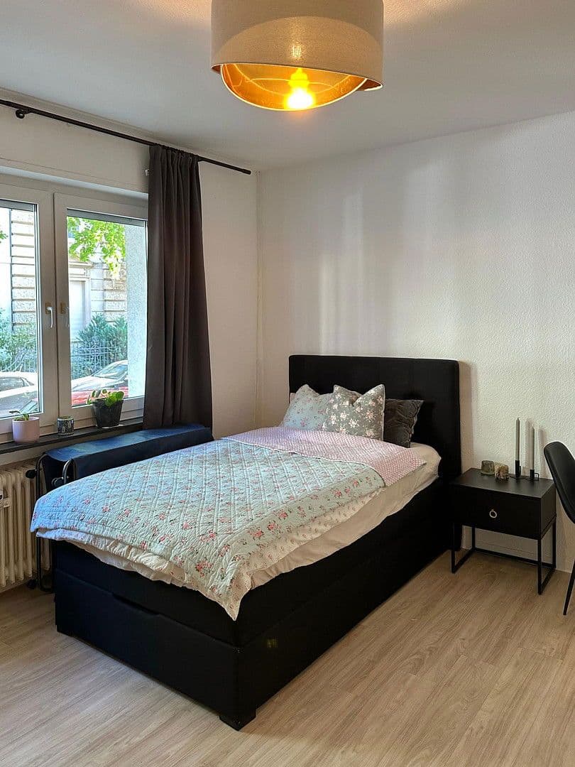 Pronájem bytu 1+1 30 m², Kronberger Straße 7, Frankfurt am Main, Hessen Pronájem bytu 1+1 30 m², Kronberger Straße 7, Frankfurt am Main, Hessen